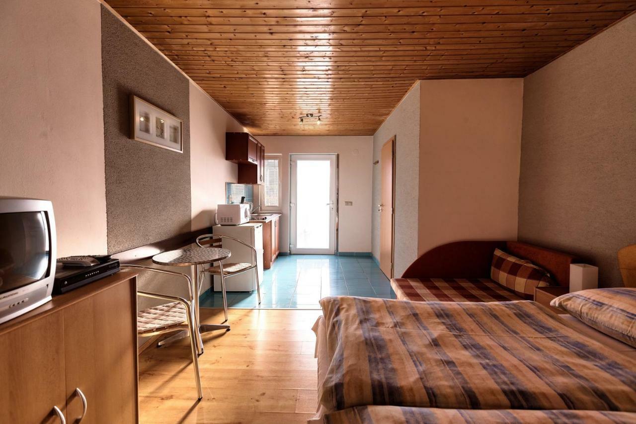 Apartmanovy Dom Red Podhajska Bagian luar foto