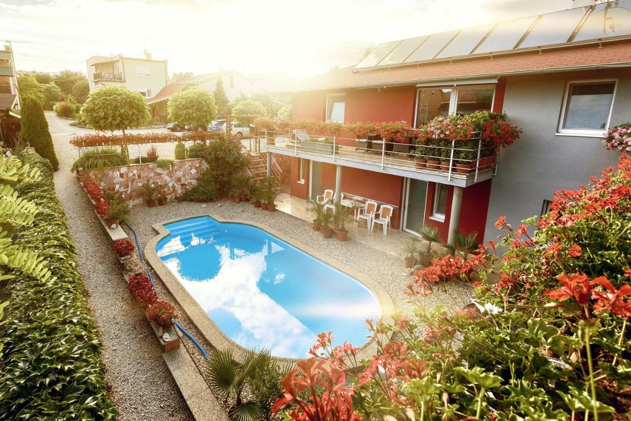 Apartmanovy Dom Red Podhajska Bagian luar foto