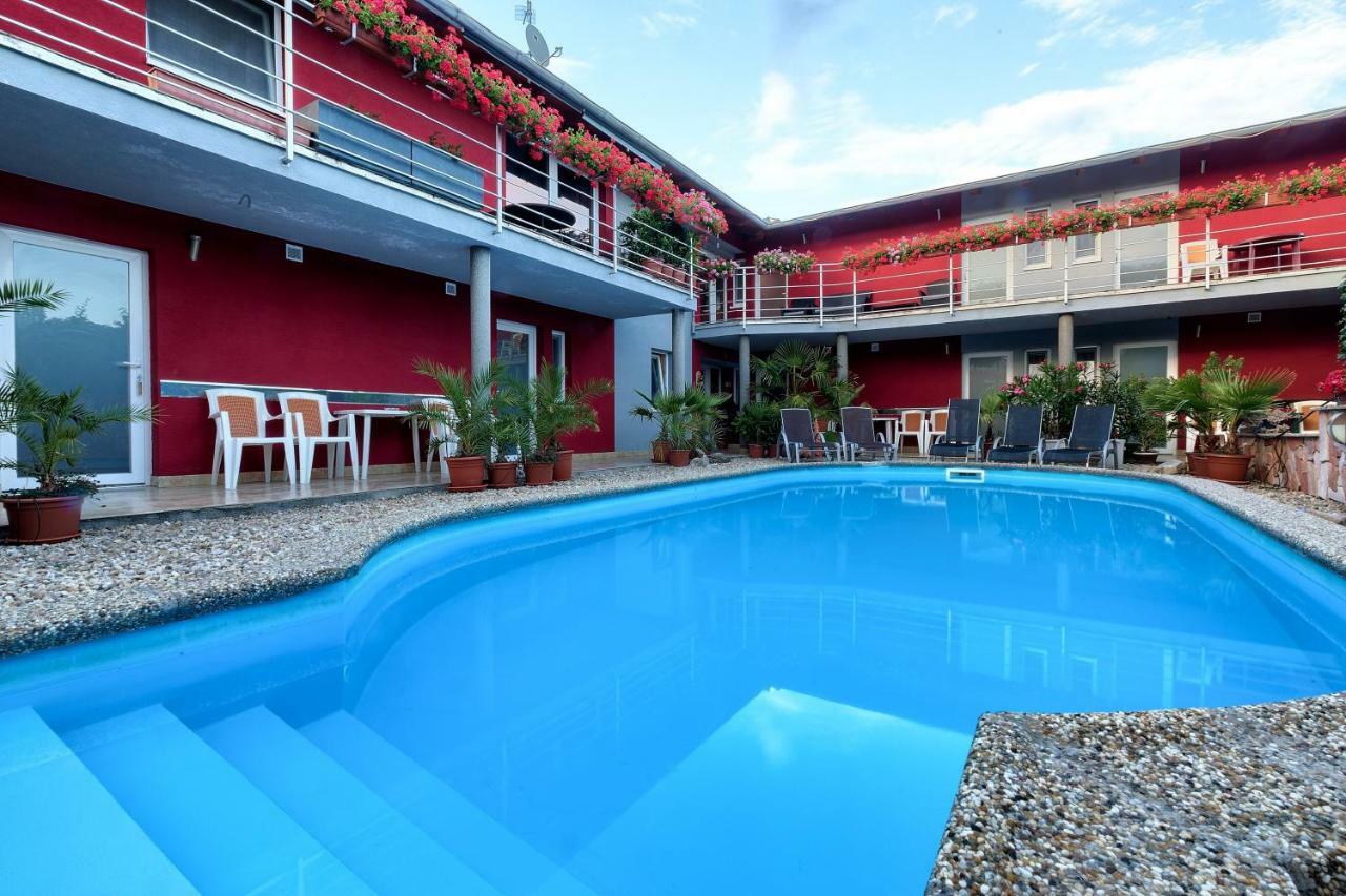 Apartmanovy Dom Red Podhajska Bagian luar foto